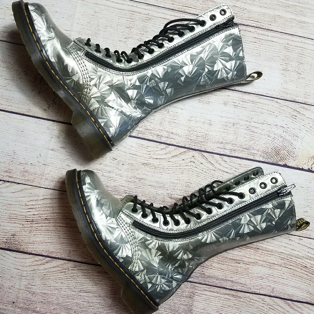 PRICE DROP TODAY ONLY!! Doc Martens Size 38/7